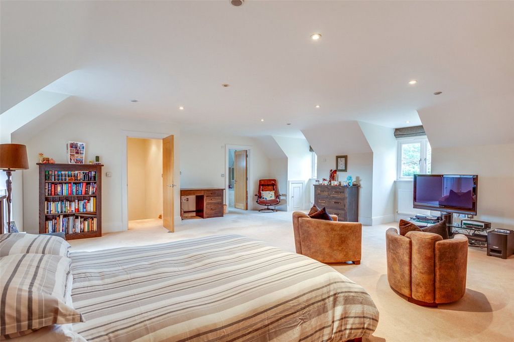 Additional image 13 of 6 bed detached house for saleBeechwood Drive, Marlow, Buckinghamshire SL7