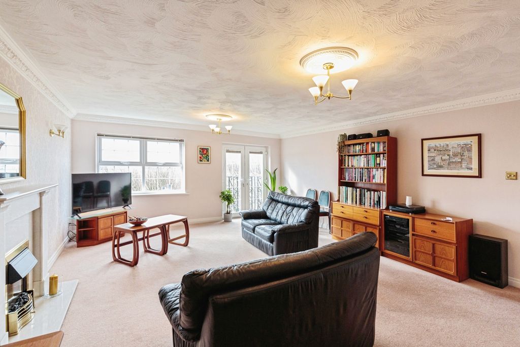 Additional image 6 of 2 bed flat for saleSunningdale Court, Lytham St. Annes, Lancashire FY8
