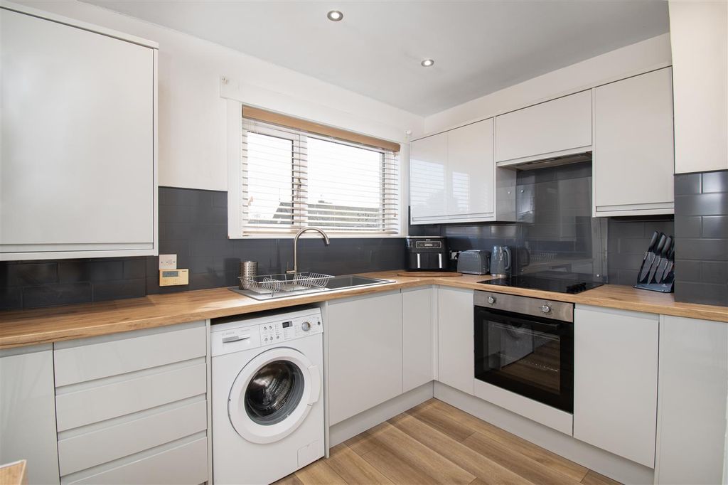 Additional image 10 of 3 bed property for saleChristies Lane, Montrose DD10