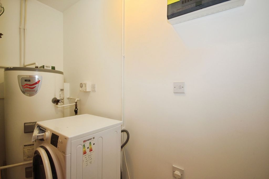 Additional image 11 of 2 bed flat for saleRegent Street, Leamington Spa, Warwickshire CV32