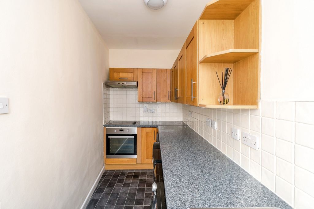Additional image 13 of 2 bed flat for saleHigh Street, Lyndhurst, Hampshire SO43