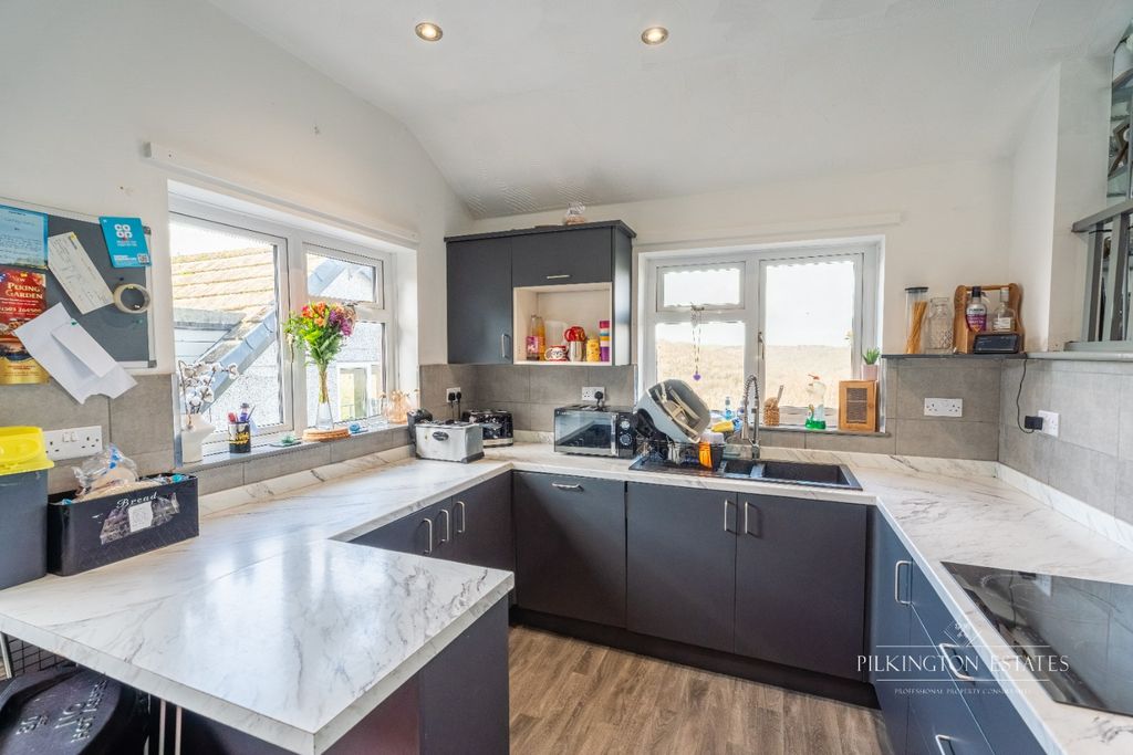 5 bed maisonette for saleLooe, Cornwall PL13 photo 2