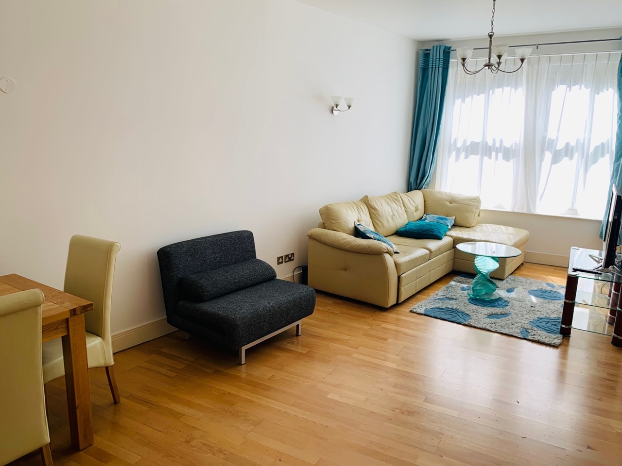 2 Bed Flat, Farringdon Road, EC1M, N1 7GU photo 2