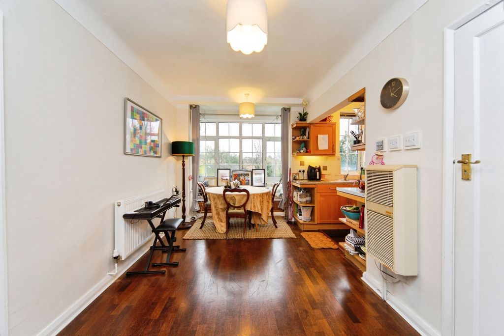 Additional image 9 of 2 bed flat for saleVictoria Gardens, Prenton CH43