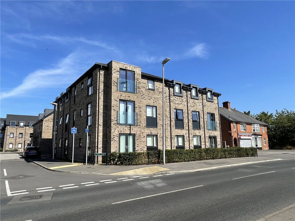 Additional image 2 of 2 bed flat for saleSteel Close, Newbury, Berkshire RG14
