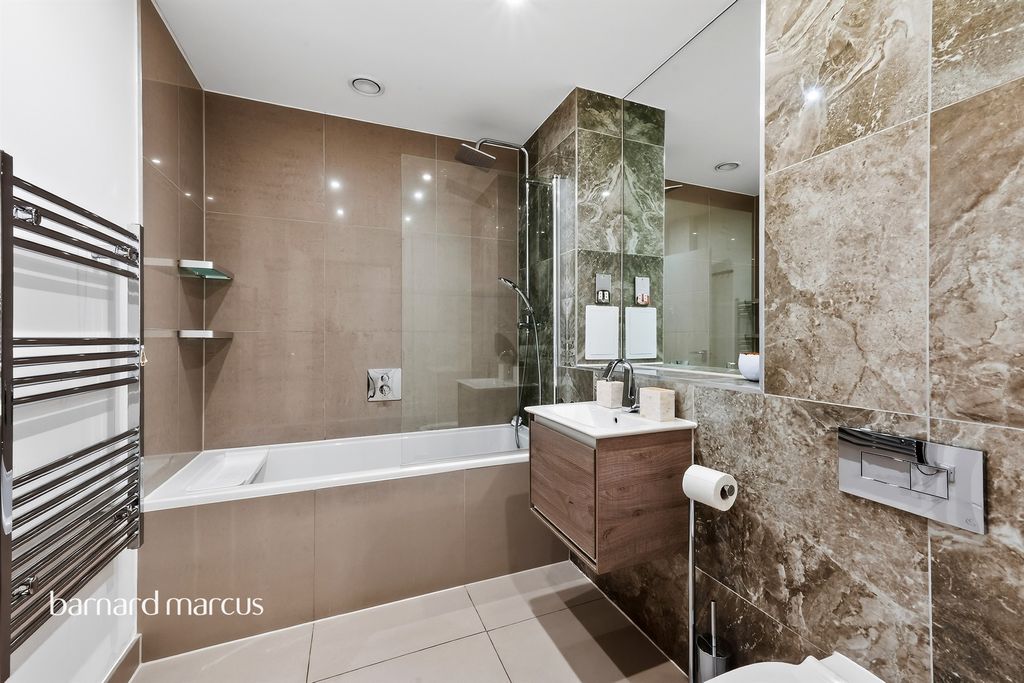 Additional image 6 of 2 bed flat for saleBlagdon Road, New Malden KT3