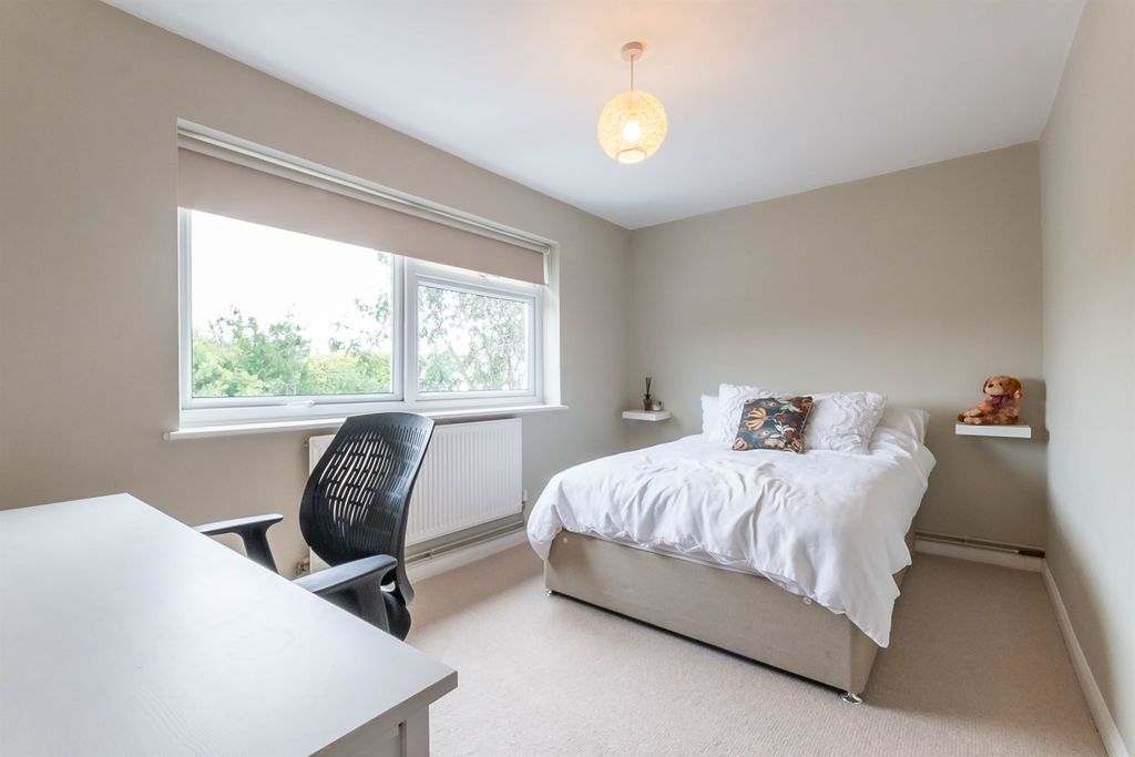 Additional image 2 of 2 bed flat for saleChurch Street, Maldon CM9