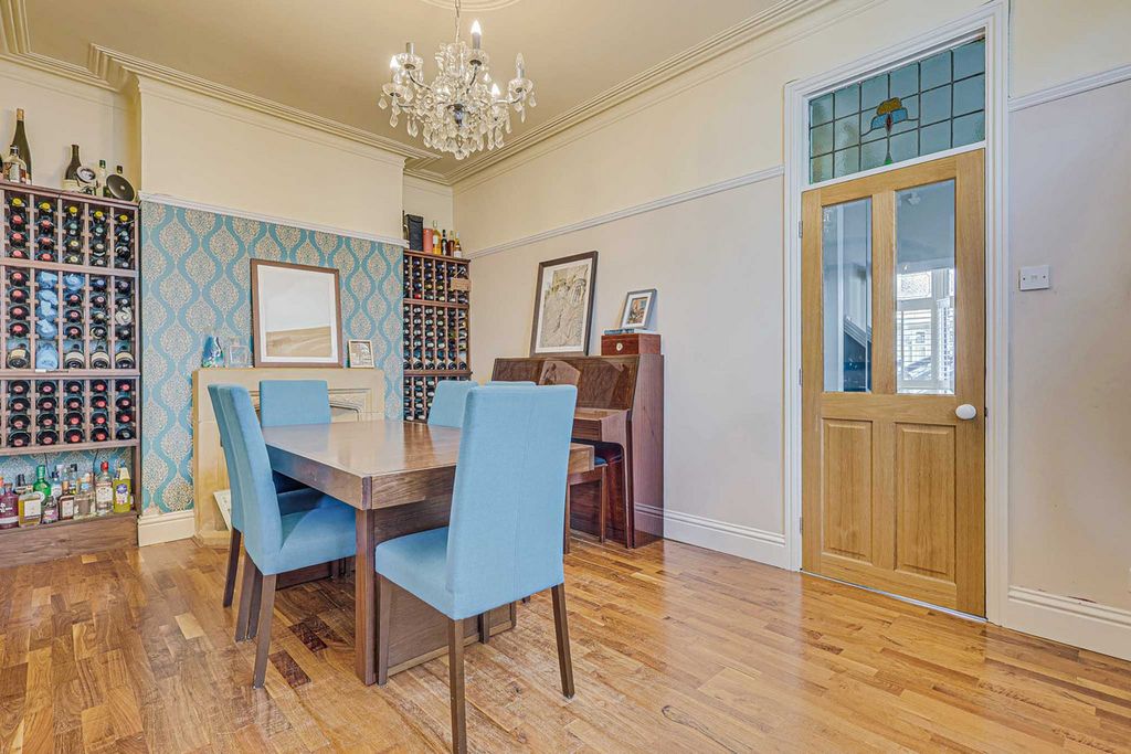 Additional image 11 of 3 bed detached house for saleFernleigh Drive, Leigh-On-Sea SS9