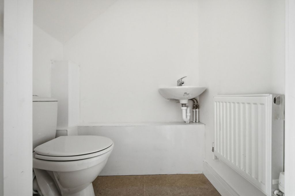 Additional image 5 of 3 bed town house for saleWoodland Street, Mountain Ash CF45