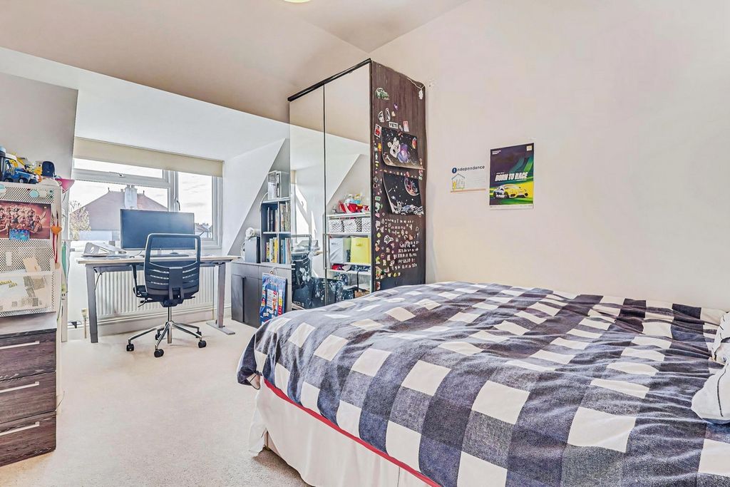Additional image 15 of 3 bed detached house for saleFernleigh Drive, Leigh-On-Sea SS9