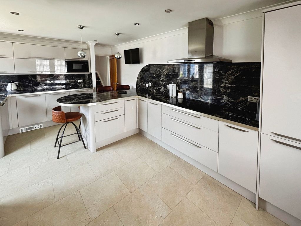 Additional image 4 of 4 bed detached house for saleRidgewood Gardens, Cimla, Neath SA11