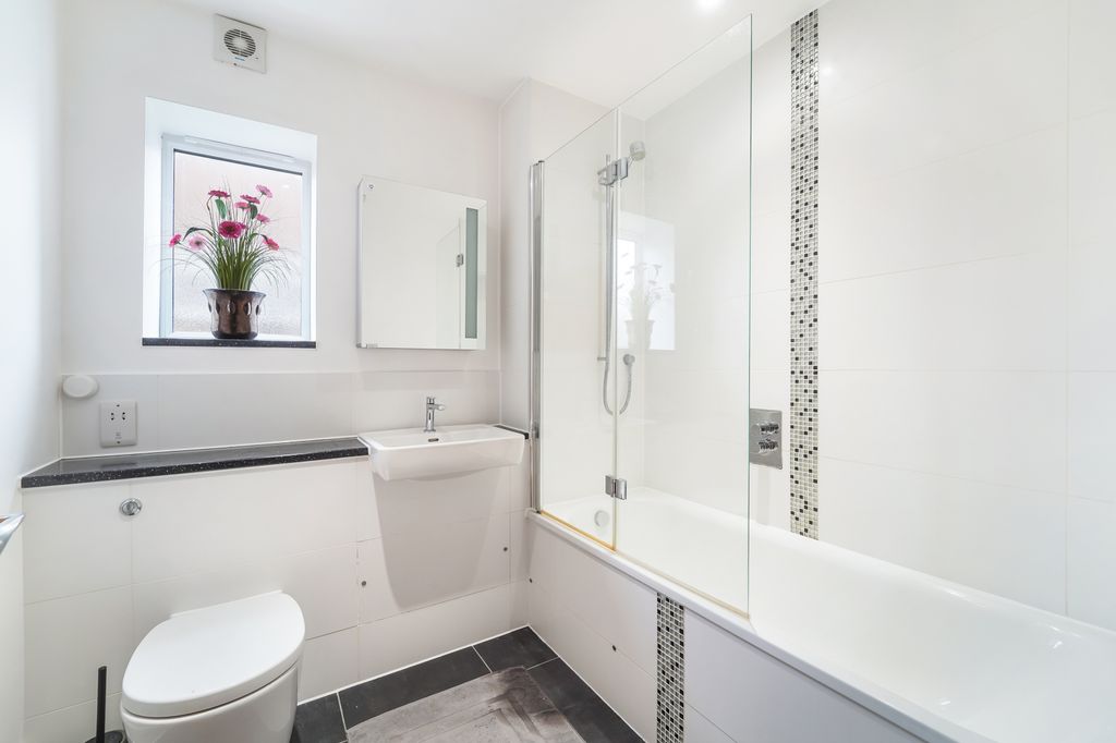Additional image 18 of 4 bed semi-detached house for salePollard Road, Morden SM4