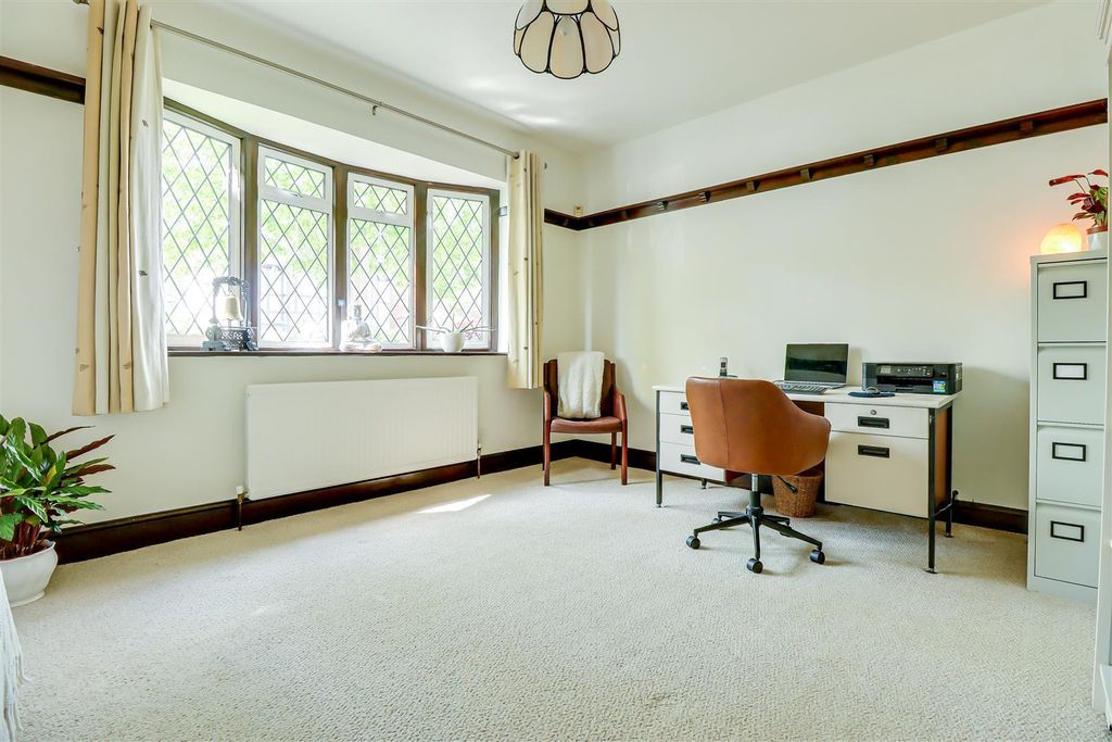 Additional image 8 of 5 bed detached house for saleWoodside, Leigh-On-Sea SS9