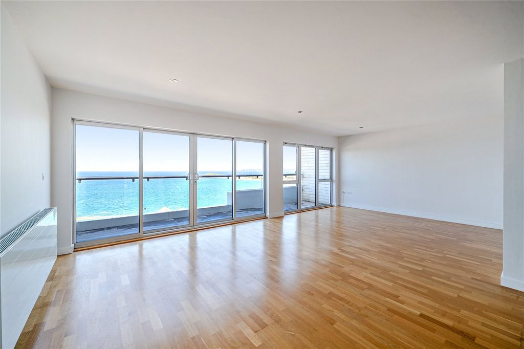 Additional image 3 of 2 bed flat for salePentire Avenue, Newquay, Cornwall TR7