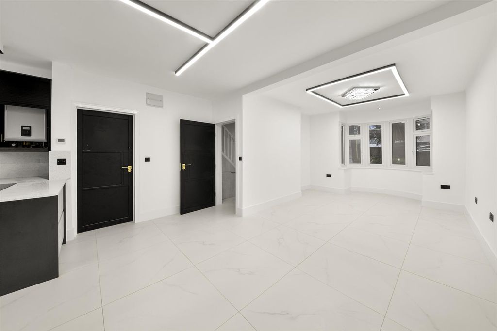 Additional image 6 of 5 bed semi-detached house for saleThe Heights, Northolt UB5