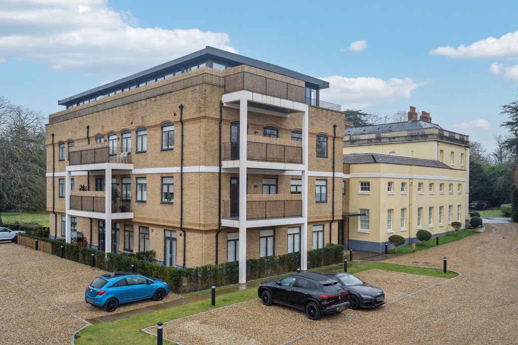 Additional image 13 of 2 bed flat for saleWesthorpe Park, Marlow SL7