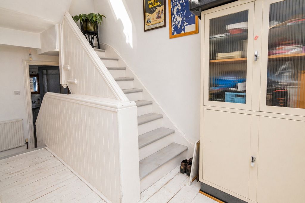 Additional image 8 of 3 bed flat for saleStation Road, Margate, Kent CT9