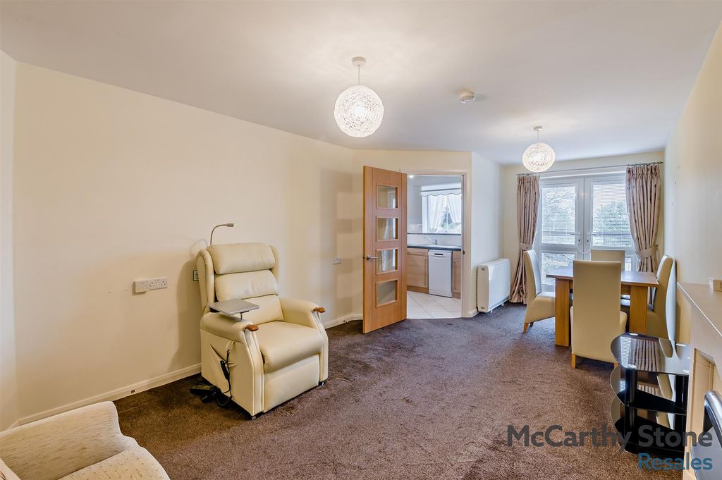 Additional image 12 of 2 bed flat for saleHollis Court, Castle Howard Road, Malton YO17