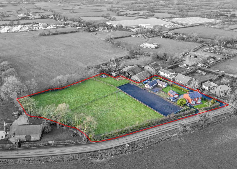 4 bed equestrian for saleLowe Farm, Leyland Lane, Leyland PR26
