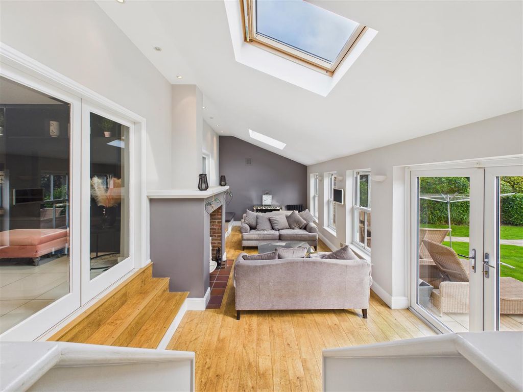 Additional image 3 of 4 bed detached house for saleAston Hall Drive, North Ferriby HU14