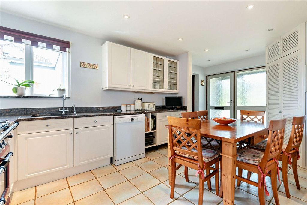Additional image 2 of 4 bed detached house for saleGarden Close Lane, Newbury, Berkshire RG14