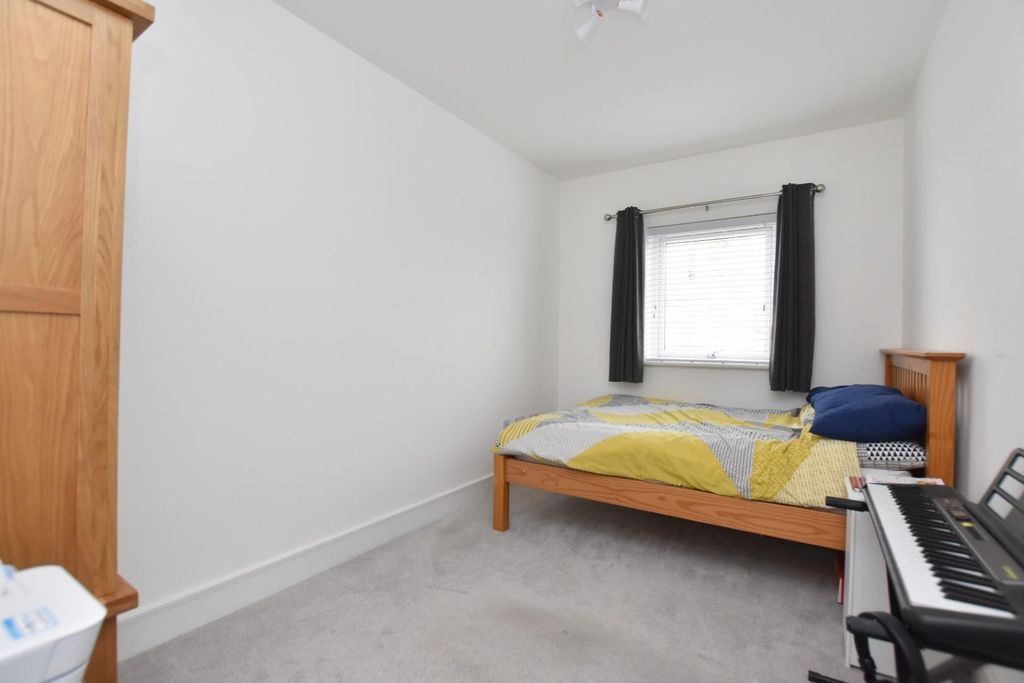 Additional image 14 of 2 bed flat for saleQueens Road, Littlestone TN28