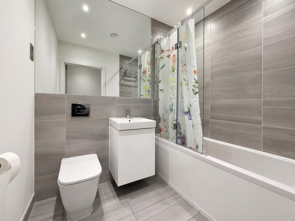 Additional image 13 of 3 bed flat for saleBurlington Road, New Malden KT3