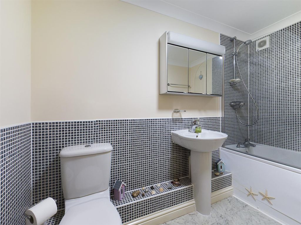 Additional image 16 of 3 bed flat for salePentire Avenue, Pentire, Newquay TR7