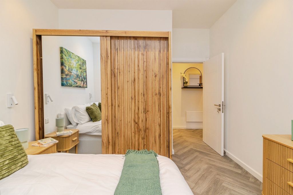 Additional image 4 of 2 bed flat for saleCaldecotte Lake Drive, Caldecotte, Milton Keynes MK7