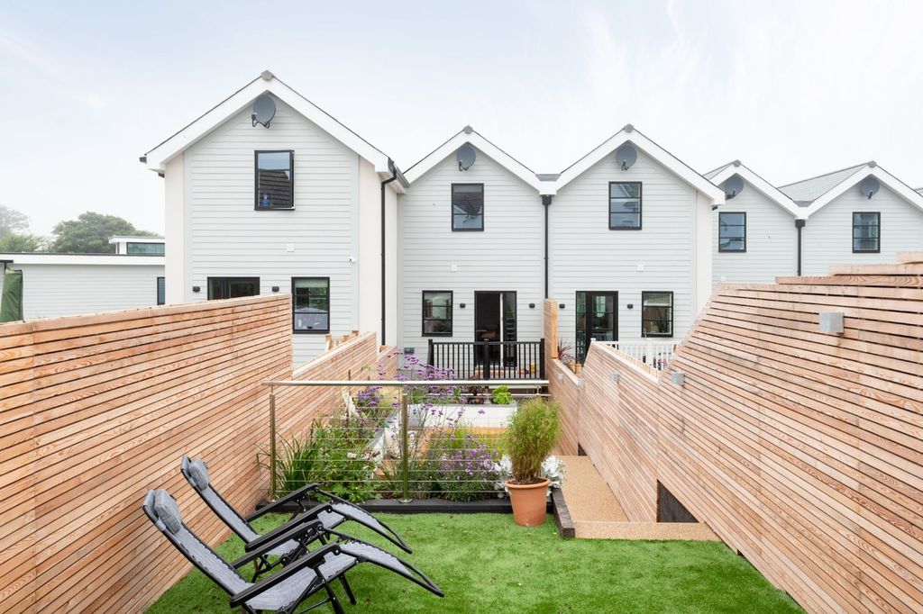 Additional image 22 of 4 bed terraced house for saleThe Strand, Porth, Newquay TR7