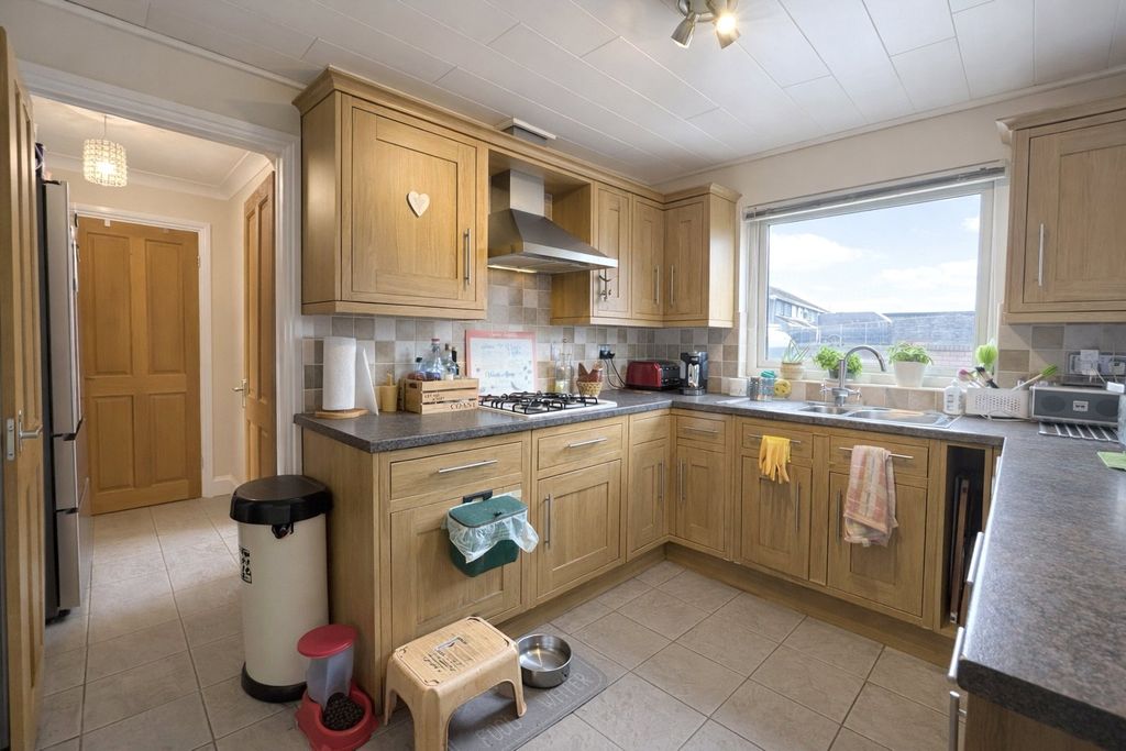 Additional image 3 of 3 bed bungalow for saleCamuset Close, Milford Haven, Dyfed SA73