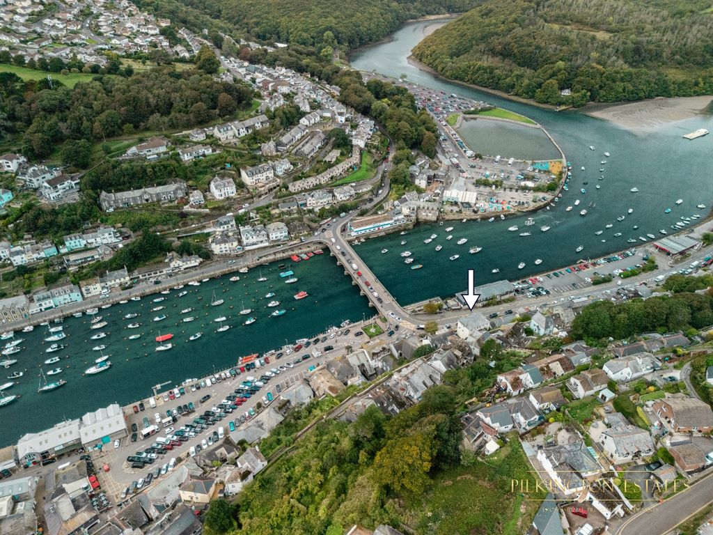 2 bed flat for saleStation Road, Looe PL13