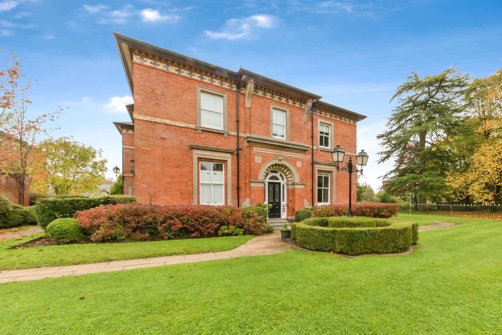 2 bed flat for saleBlandford Drive, Macclesfield, Cheshire SK11