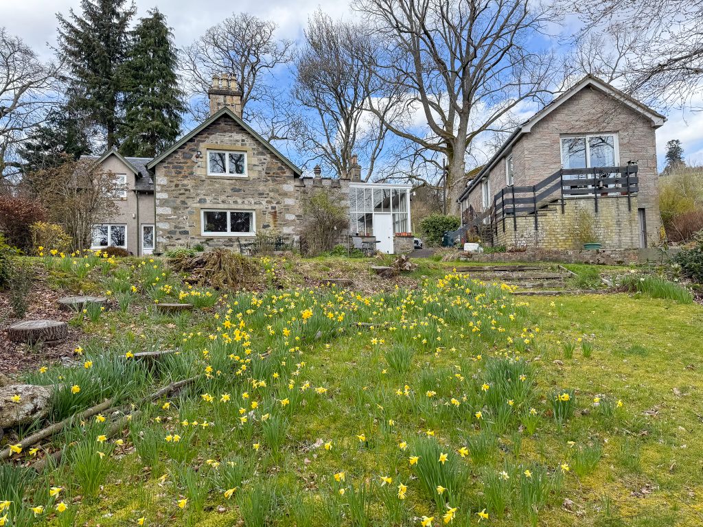 5 bed detached house for saleManse Road, Moulin, Pitlochry PH16 photo 4
