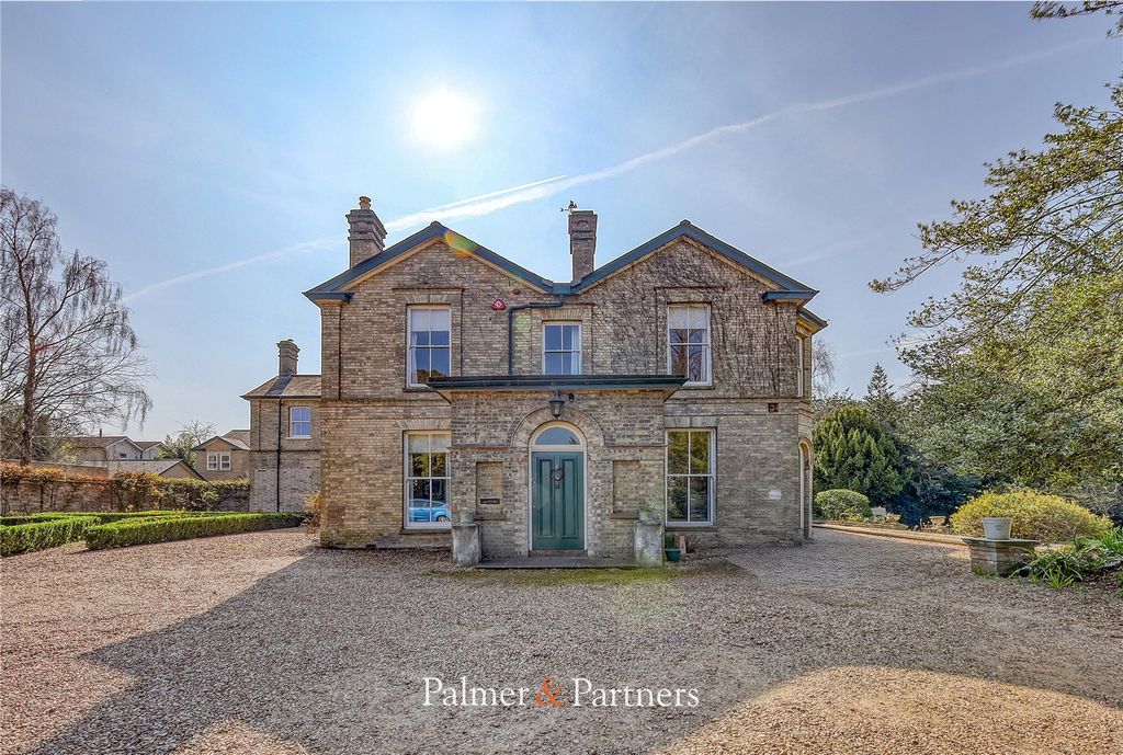 6 bed detached house for saleSchool Lane, Mistley, Manningtree, Essex CO11