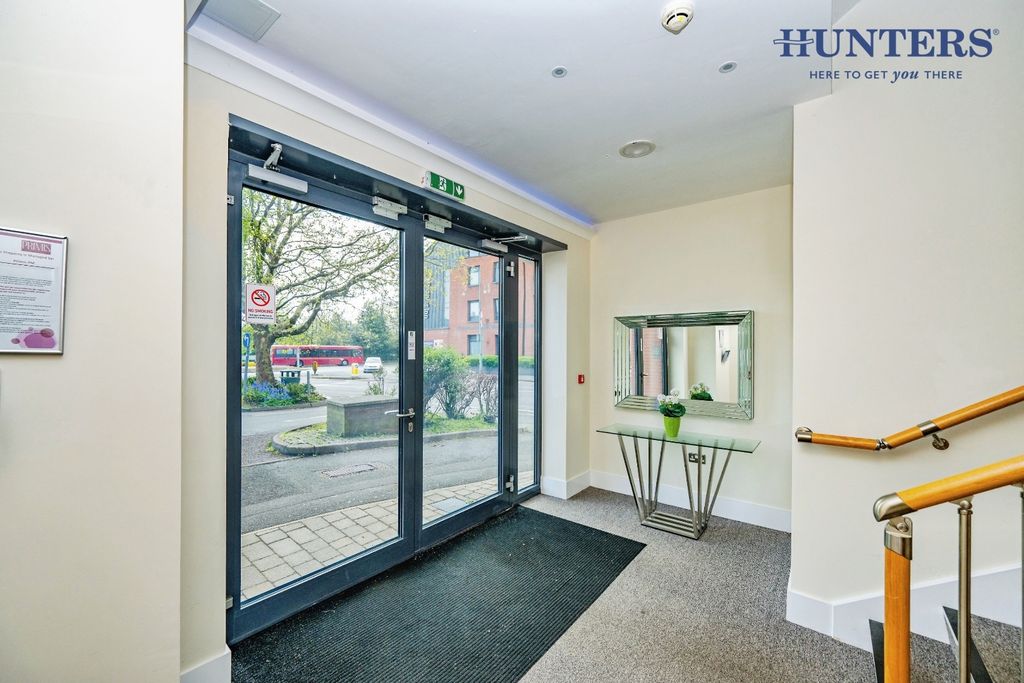 2 bed flat for saleSwan Road, Lichfield WS13 photo 3
