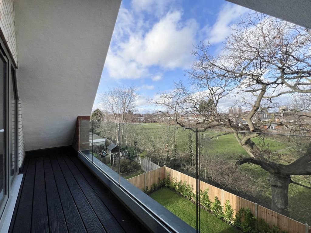 Additional image 21 of 4 bed terraced house for saleWoodfield Gardens, New Malden KT3