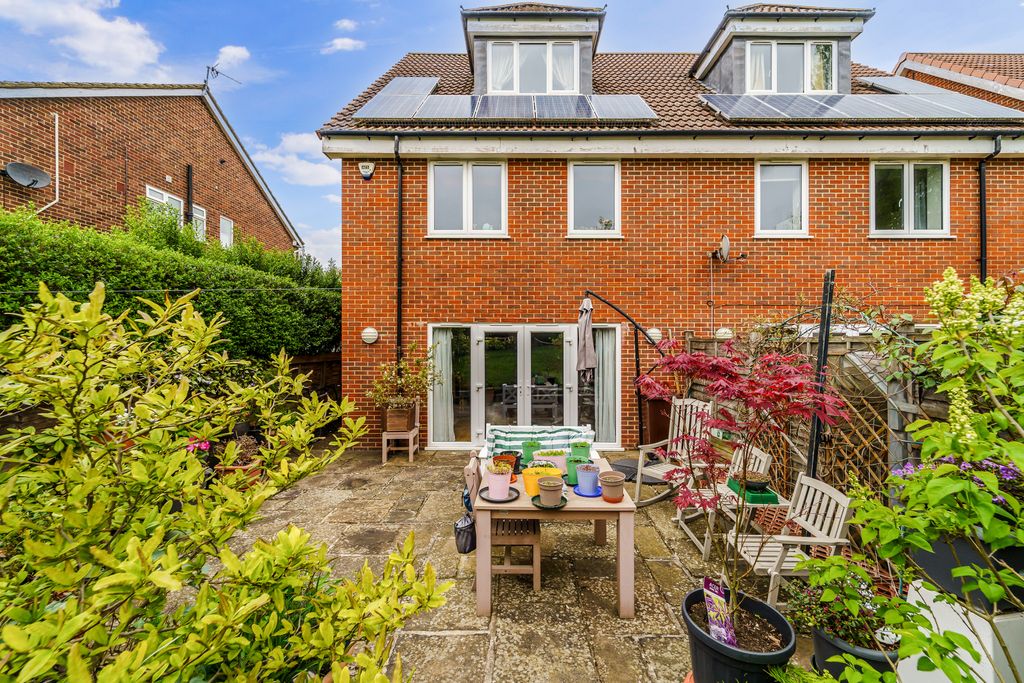 Additional image 28 of 4 bed semi-detached house for salePollard Road, Morden SM4