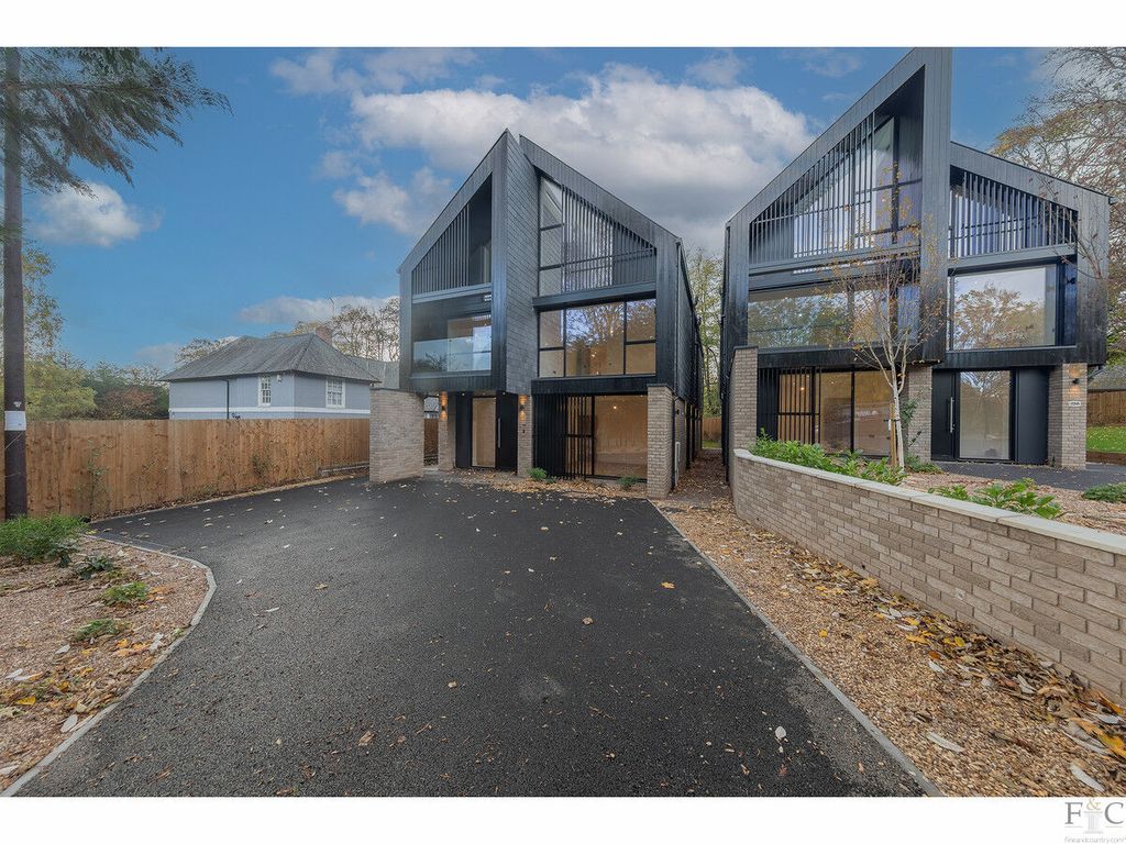7 bed detached house for saleCarisbrooke Road, Leicester LE2