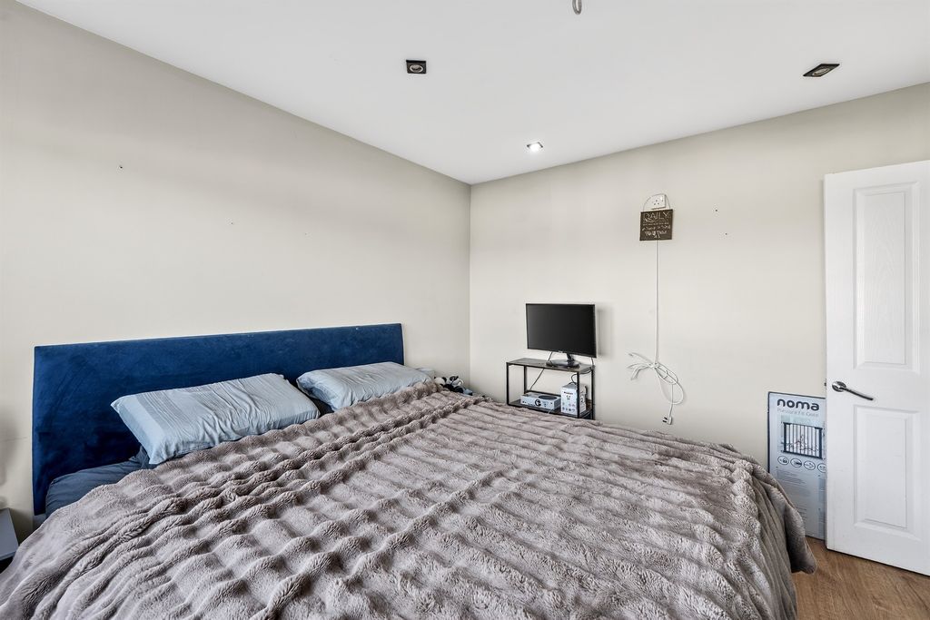 Additional image 11 of 2 bed maisonette for saleLynmouth Avenue, Morden SM4