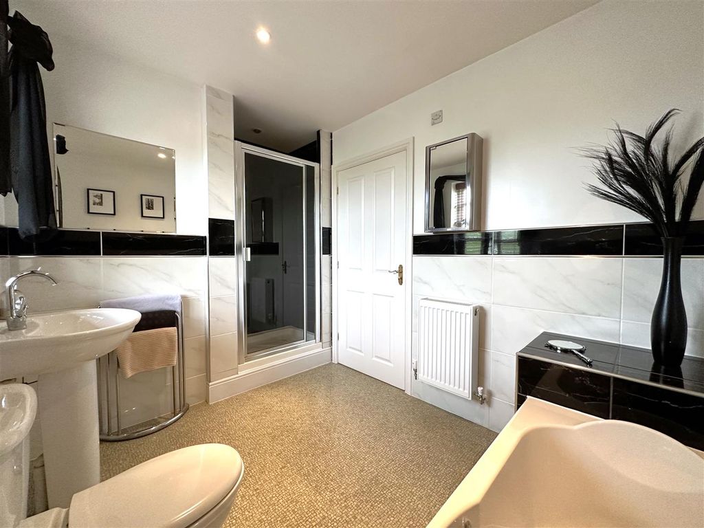 Additional image 22 of 4 bed detached house for saleOld Orchard, Farndon Road, Newark NG24