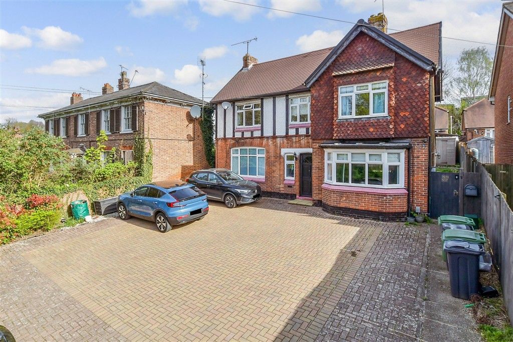 2 bed flat for saleAshford Road, Maidstone, Kent ME14