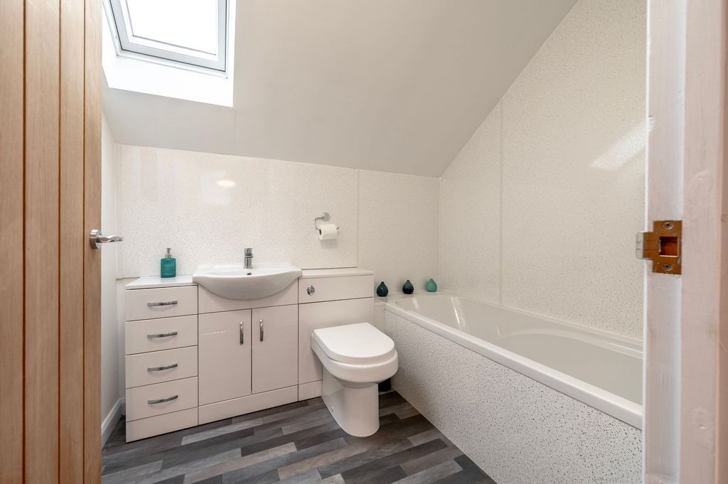Additional image 25 of 6 bed detached house for saleChestnut Avenue, Oulton Broad NR32