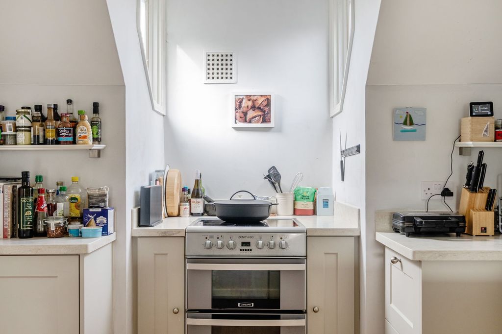 Additional image 11 of 2 bed flat for saleMare Hill Road, Pulborough RH20