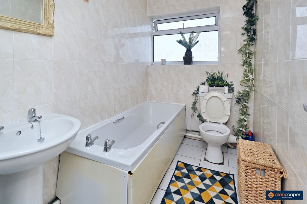 Additional image 7 of 2 bed flat for saleValley Flats, Oaston Road, Nuneaton CV11