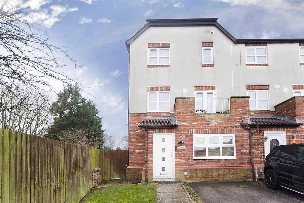 4 bed semi-detached house for saleStapylton Drive, Horden, Peterlee SR8