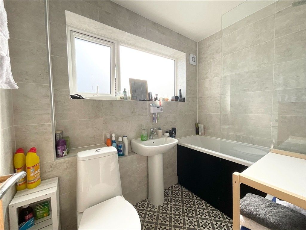 Additional image 8 of 2 bed flat for saleWestern Road, Lancing, West Sussex BN15