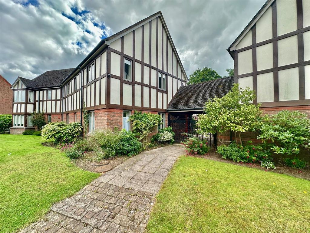 Additional image 5 of 2 bed flat for sale23 Richmond Village, Nantwich, Cheshire CW5