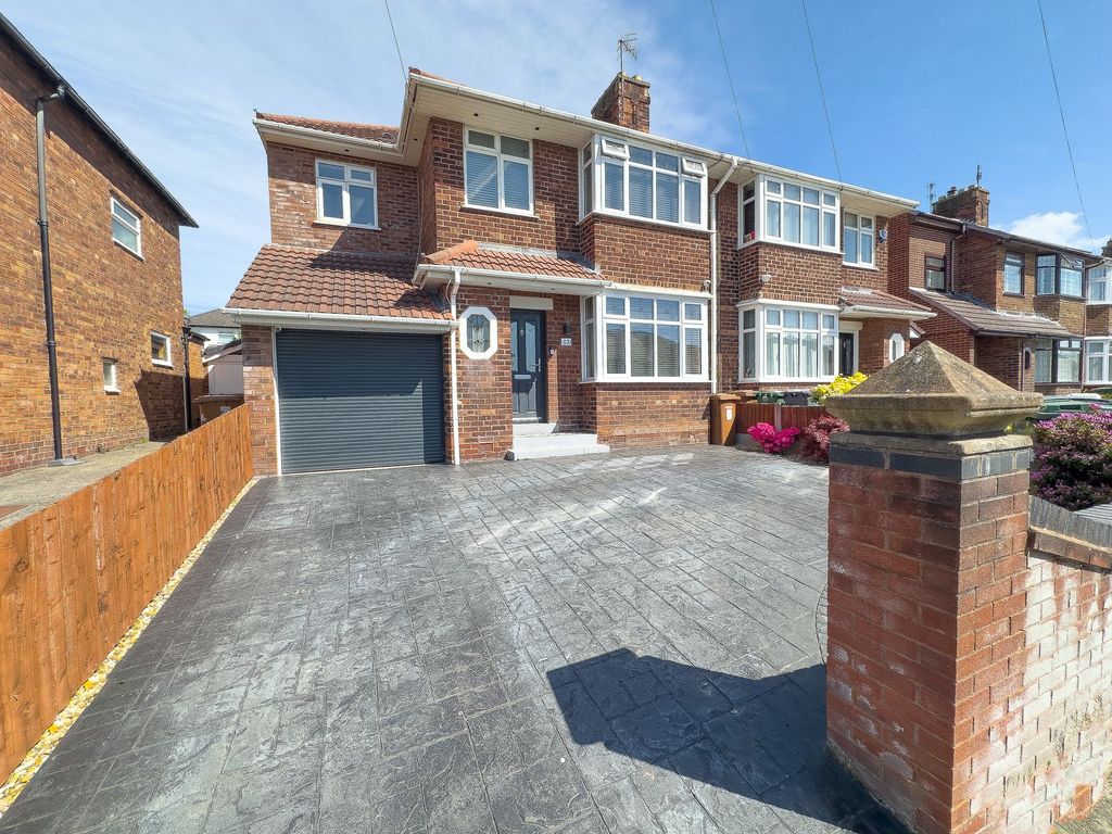 4 bed semi-detached house for saleGrainger Avenue, Prenton CH43