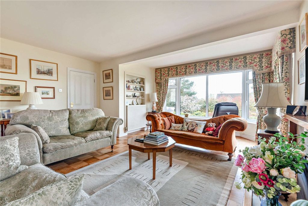 Additional image 3 of 4 bed detached house for saleGarden Close Lane, Newbury, Berkshire RG14